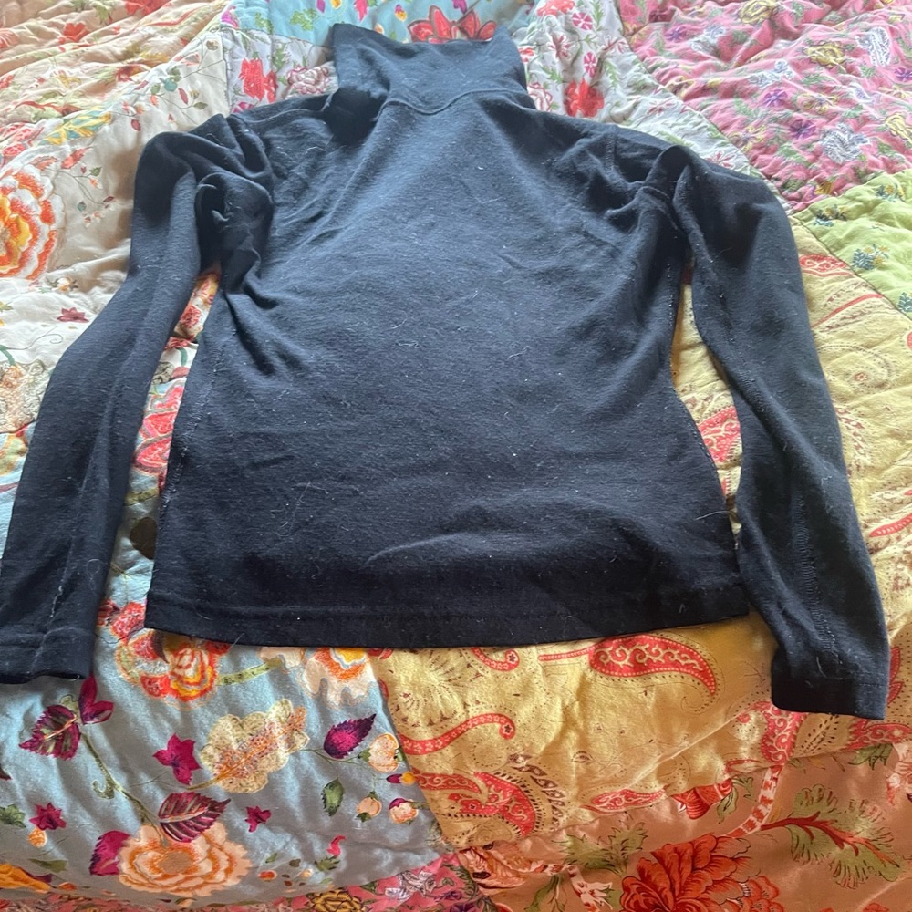 $5 w/ purchase of any other item —Smartwool turtleneck, black size extra small